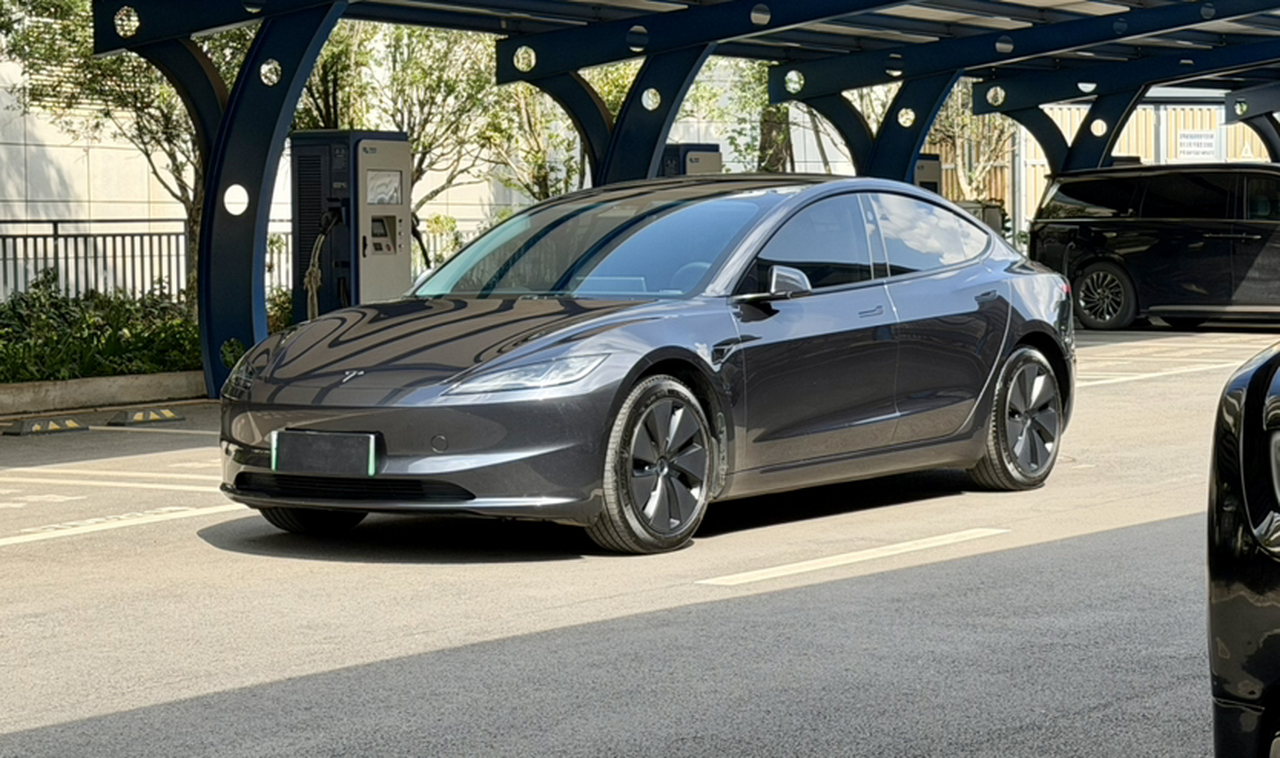 Model 3 2023 RWD