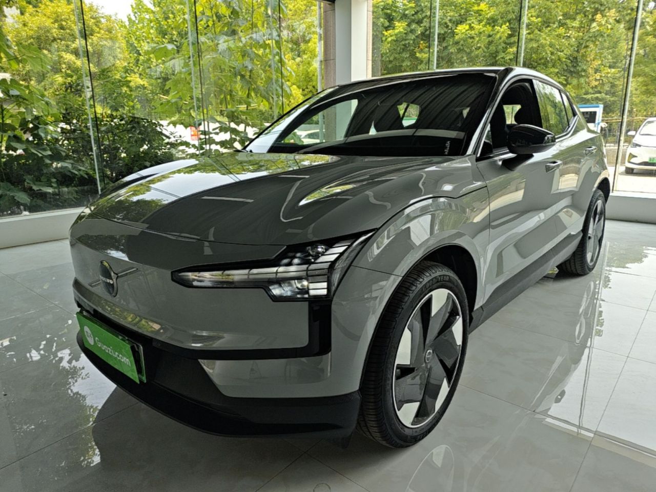 EX30 2025 RWD Long Range Plus