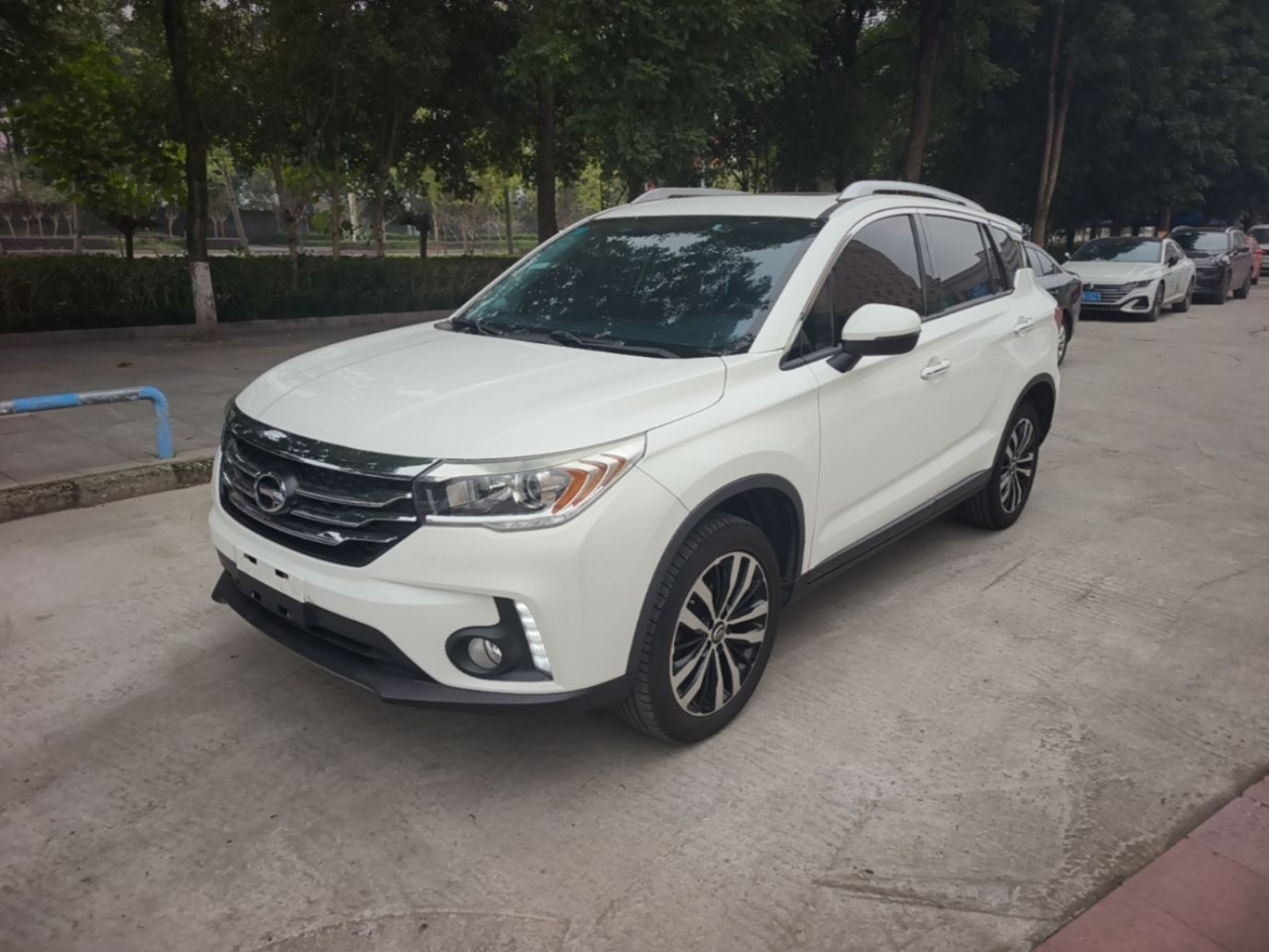 GAC Trumpchi GS4 2015 200T G-DCT Luxury