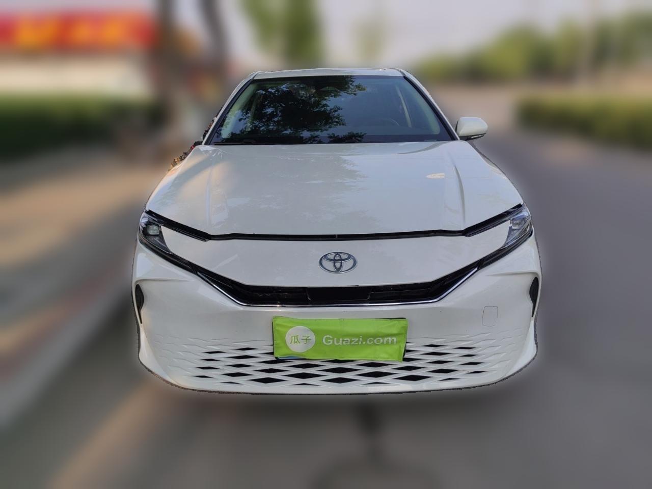 Camry 2024 Hybrid 2.0HE Elite photo 2