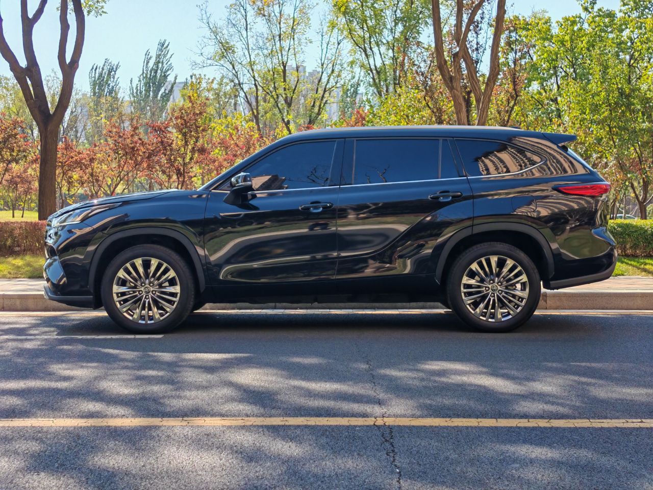 Highlander 2022 380T AWD Premium 7-Seater photo 4
