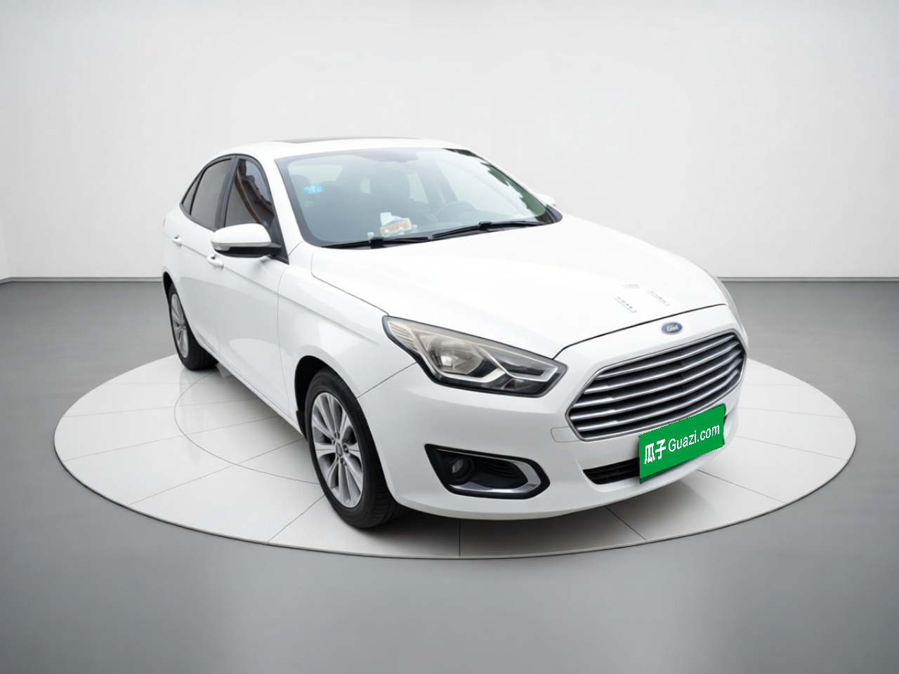 Escort 2015 1.5L AT Fashion photo 3