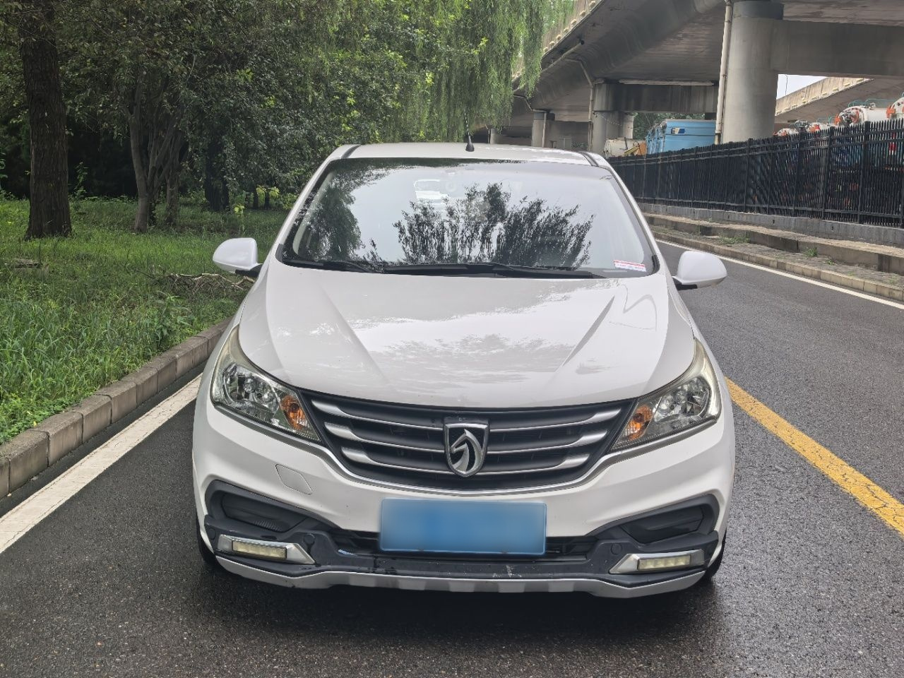 310 2016 1.2L MT Comfort photo 2