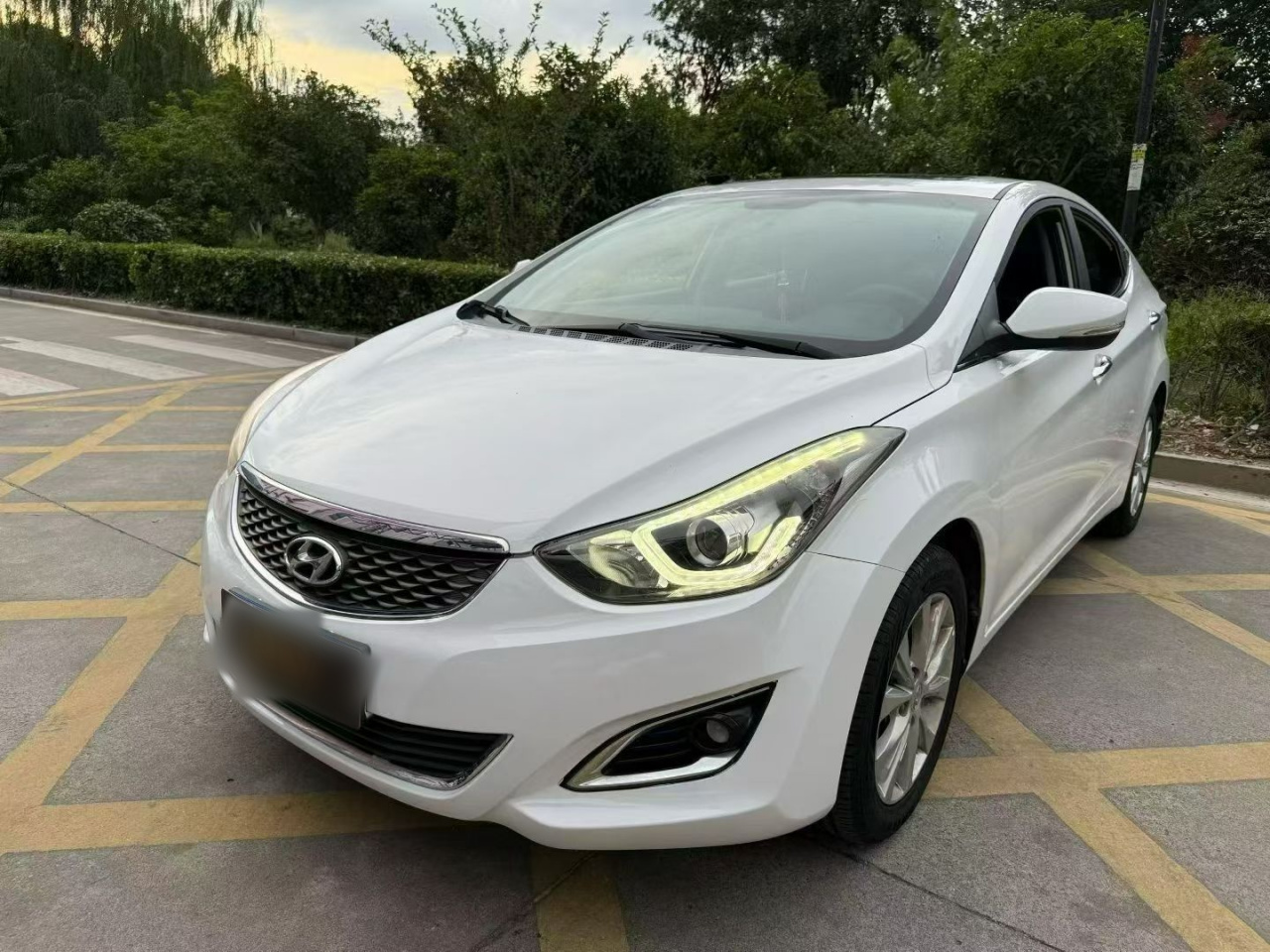Elantra 2016 1.6L AT Premium