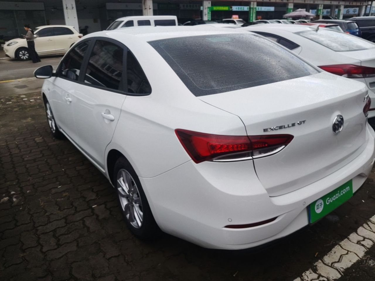 Excelle 2021 Facelift Classic 1.5L AT Elite photo 4