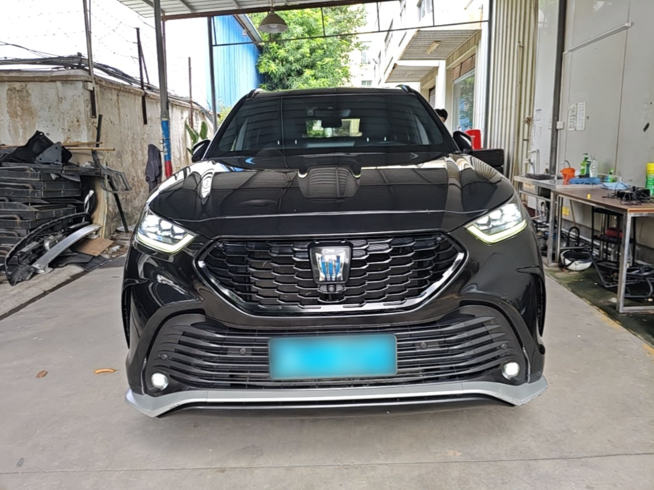 Crown 2021 2.5L HEV AWD Premium photo 2