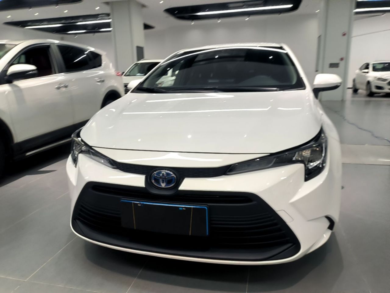 Levin 2023 Smart Hybrid 1.8L Leading photo 2