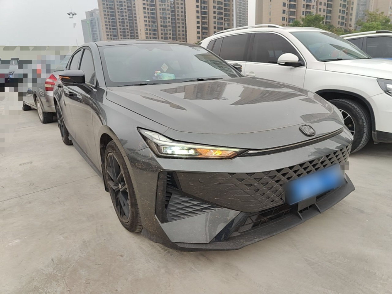 UNI-V 2024 1.5T Premium photo 3