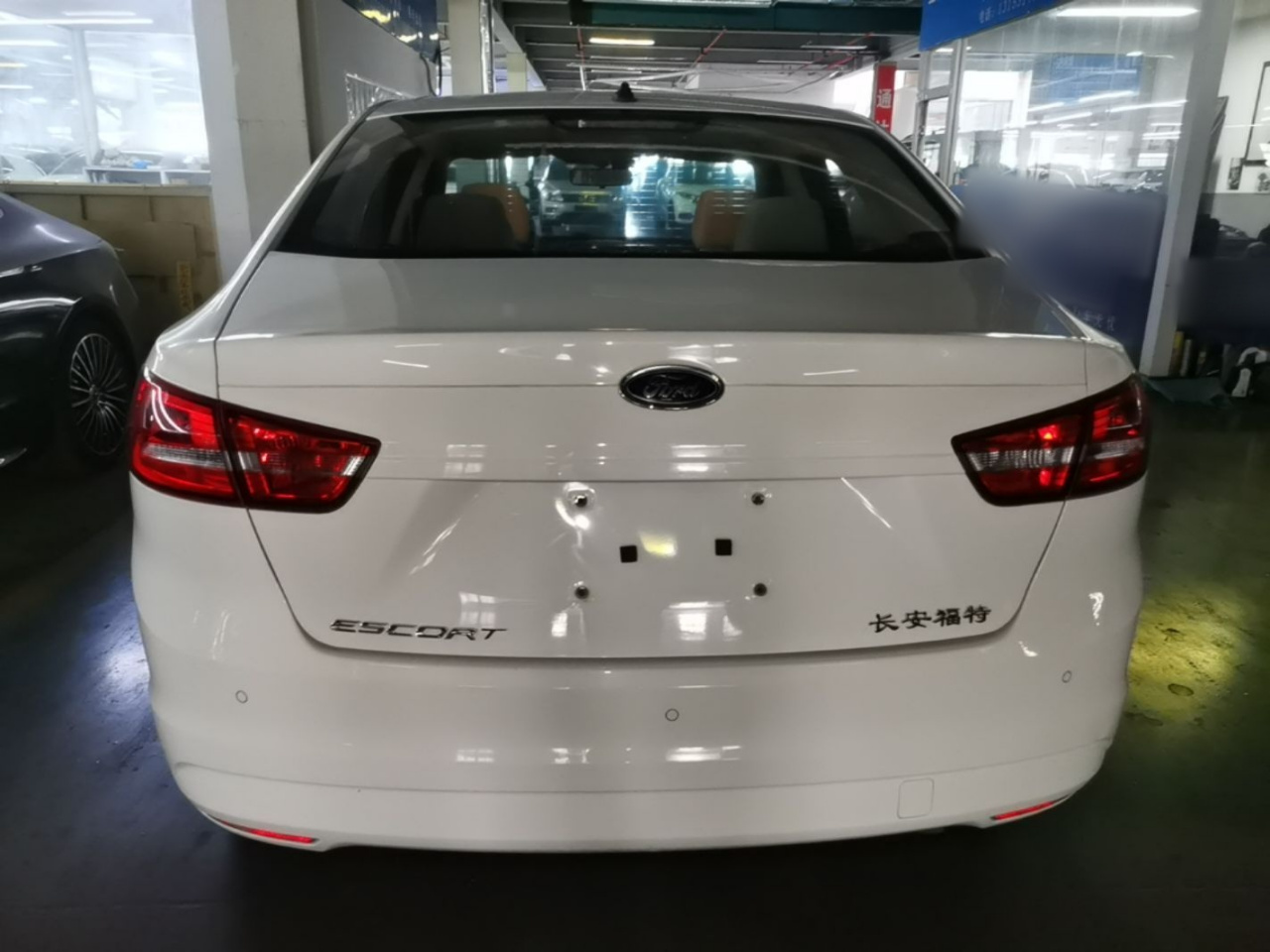 Escort 2015 1.5L MT Comfort photo 5