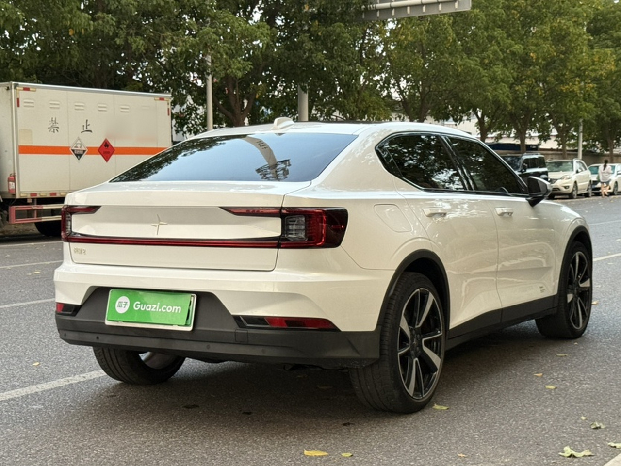 Polestar 2 2021 Standard Range photo 2