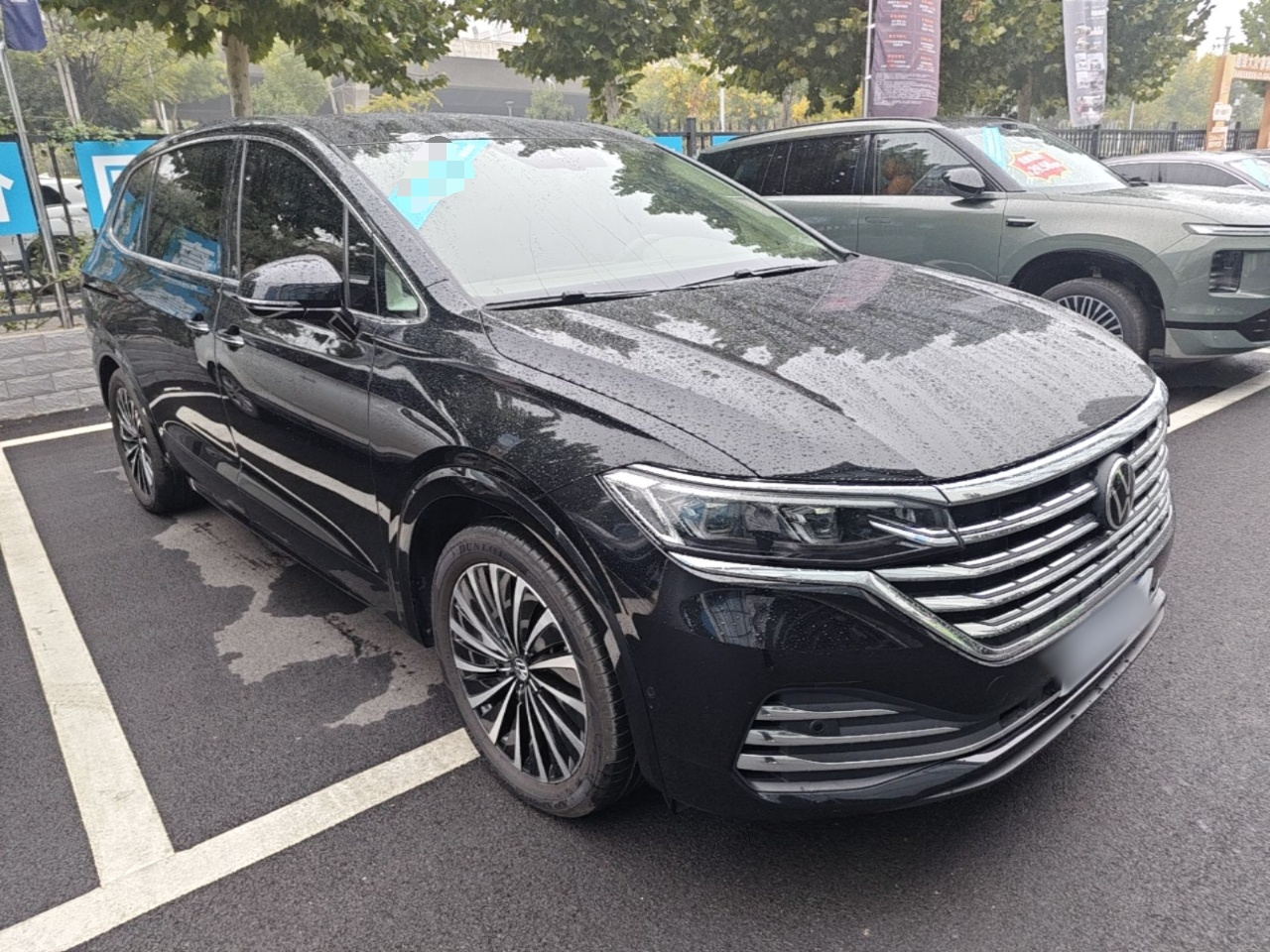 Viloran 2024 380TSI Premium photo 3