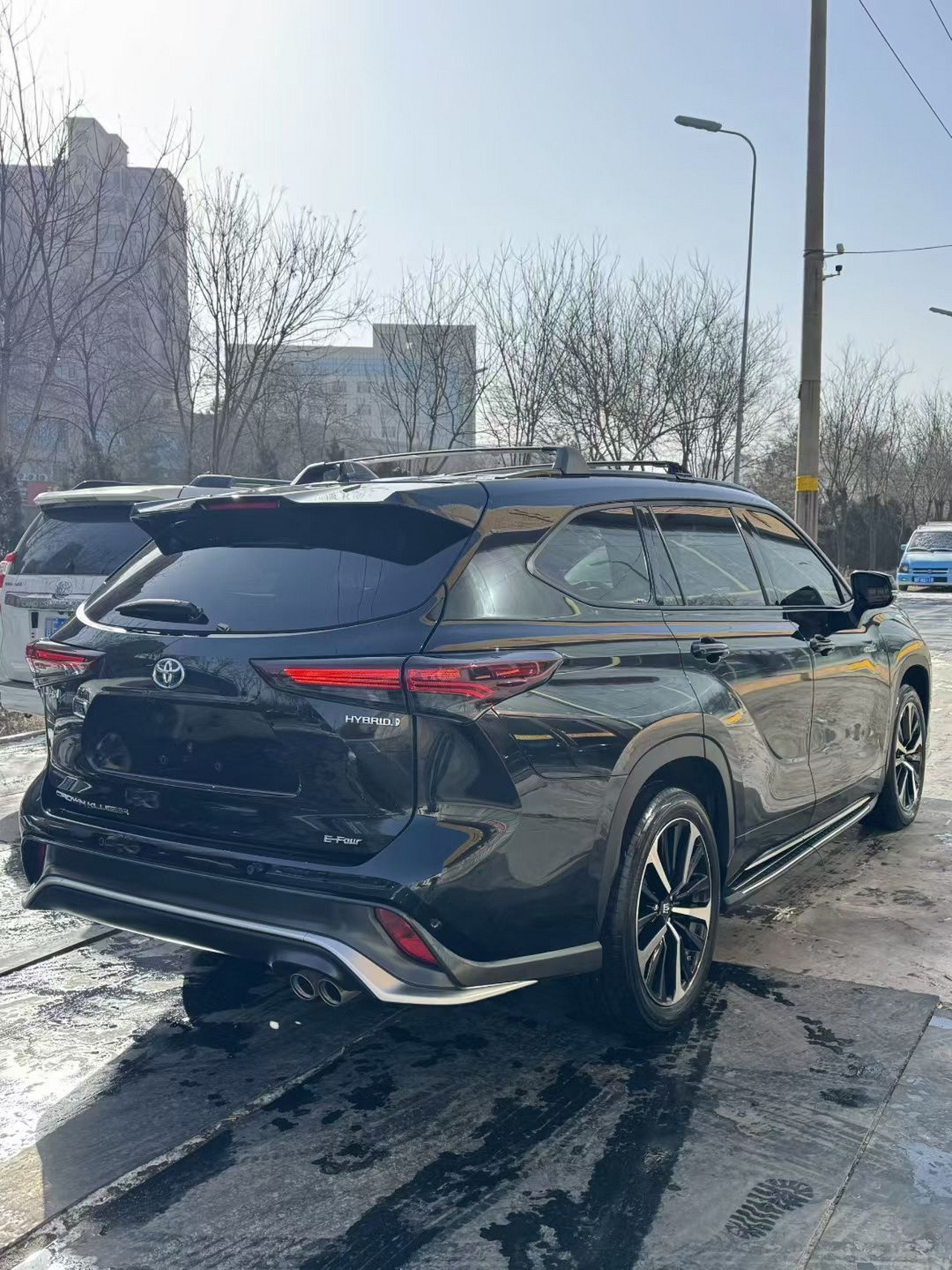 Crown 2023 2.5L HEV AWD Premium photo 3