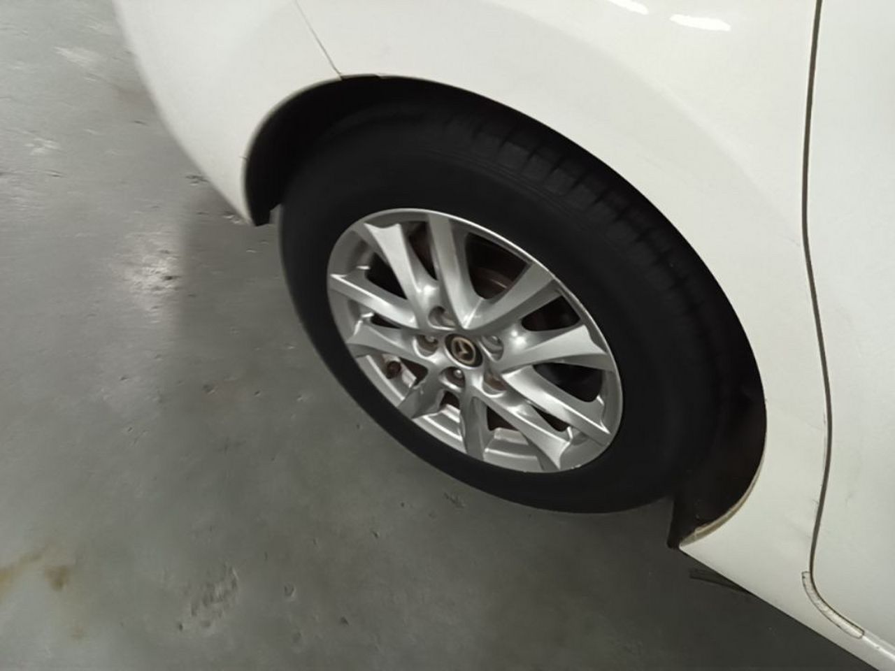 3 Axela 2016 Sedan 1.5L AT Comfort photo 3