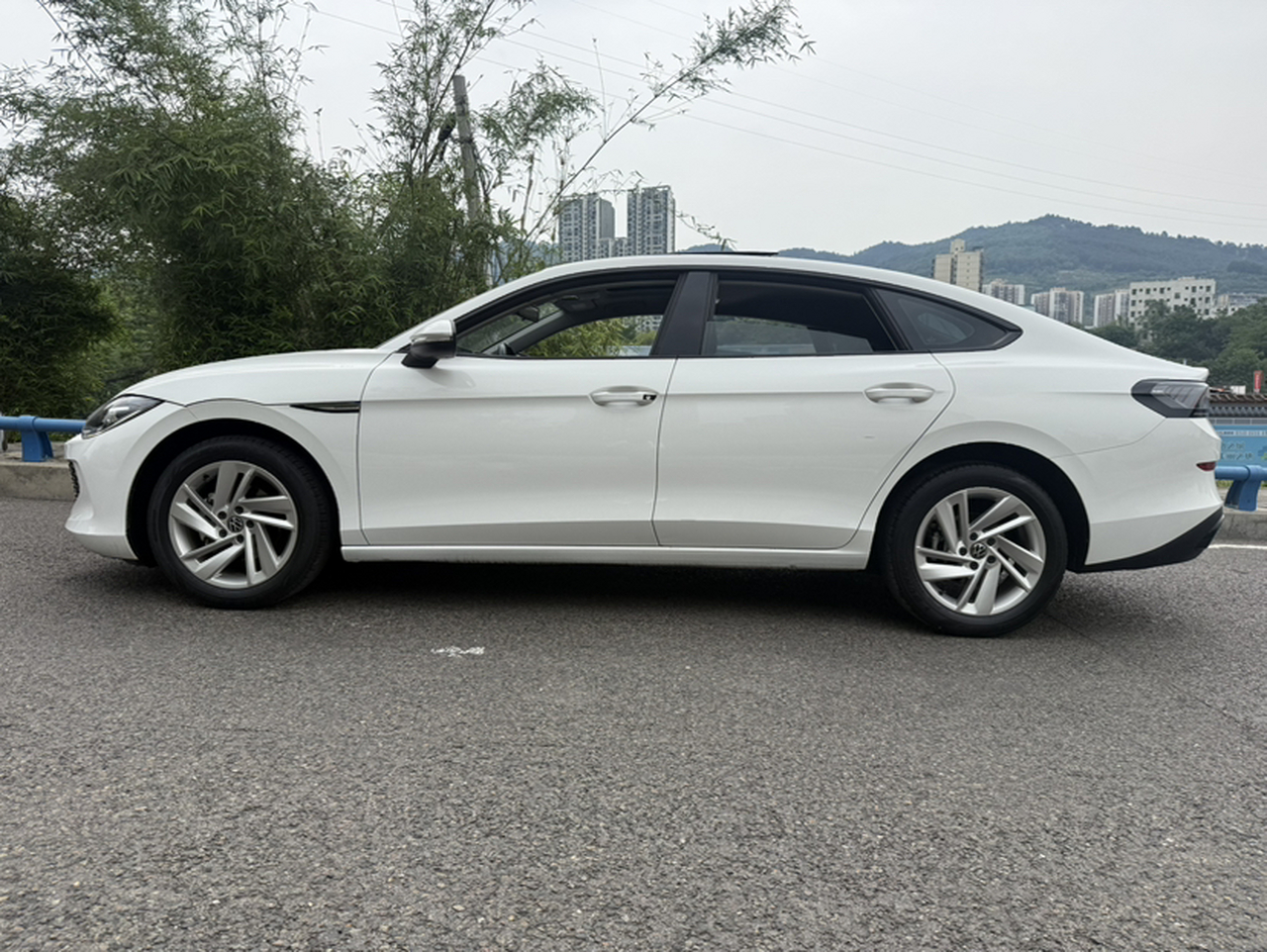 2022 Lamando L 280TSI DSG photo 2