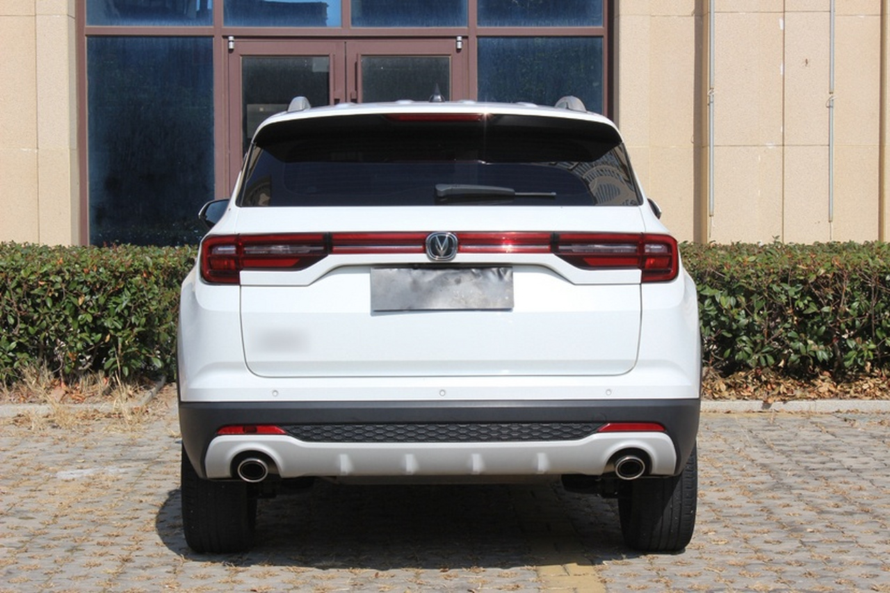 CS35PLUS 2020 1.4T DCT photo 4