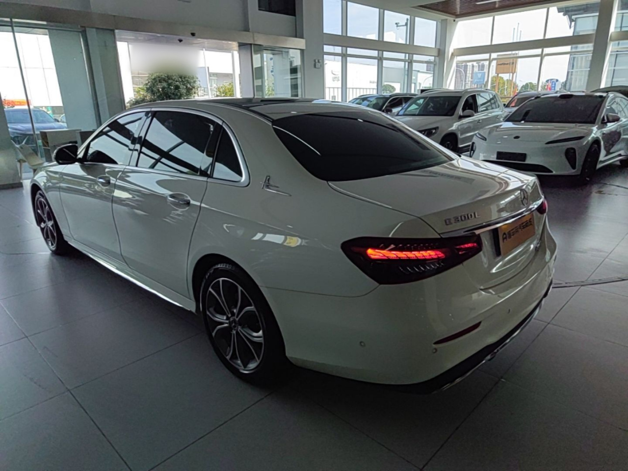 E-Class 2023 E 300 L Sport Luxury photo 4