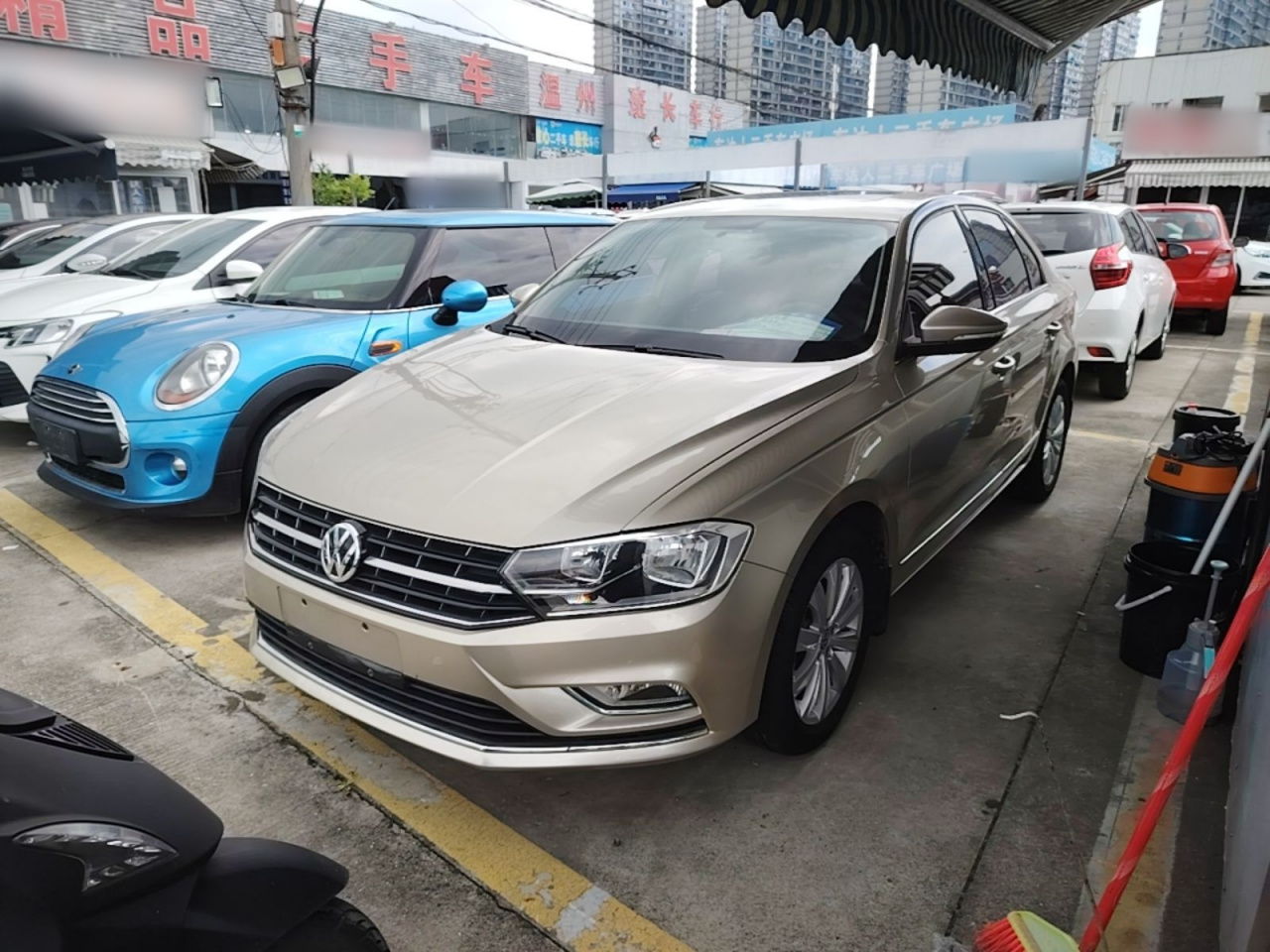 Bora 2016 1.6L AT Comfort