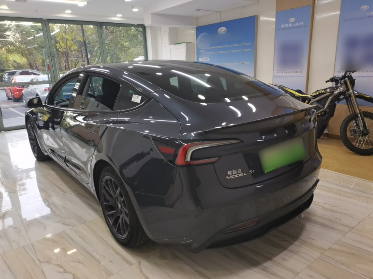 Model 3 2023 RWD photo 4