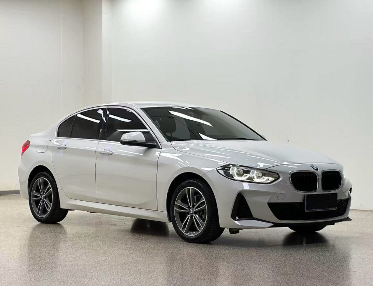1 Series 2022 120i M Sport photo 4