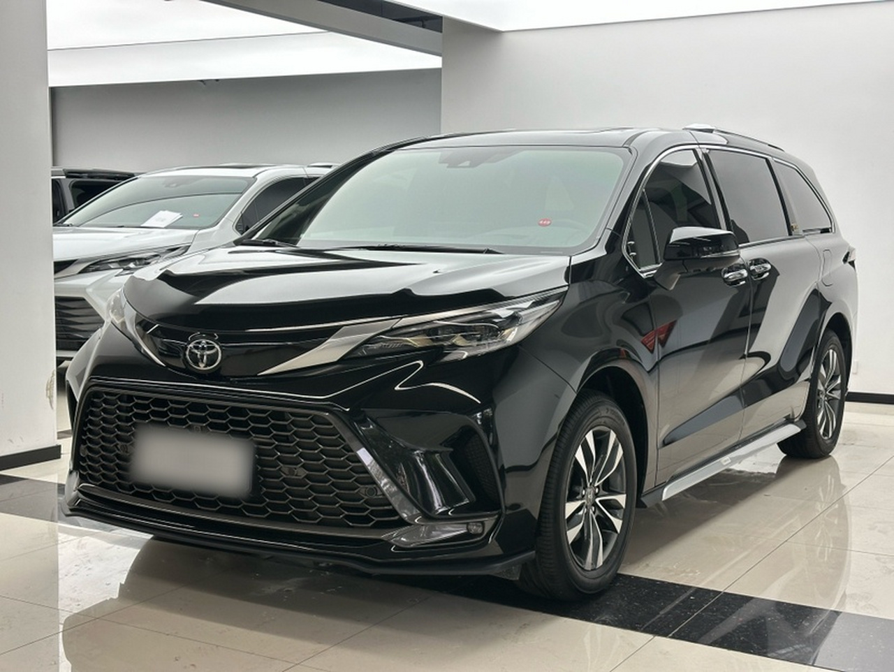 Granvia 2026 2.5L Hybrid MAX AWD