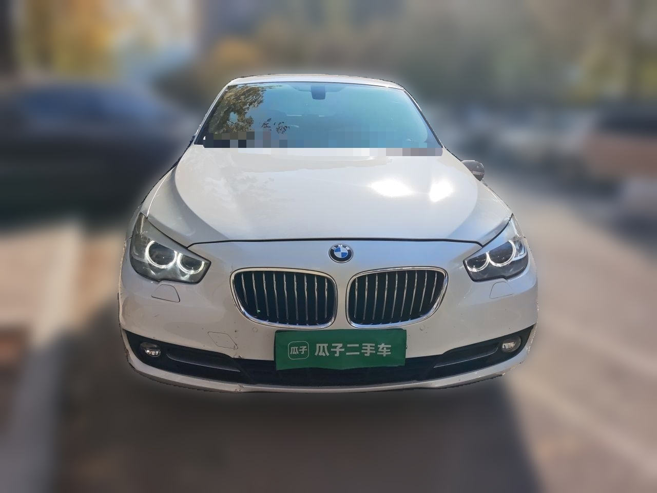 5 SeriesGT 2015 528i Leading photo 2