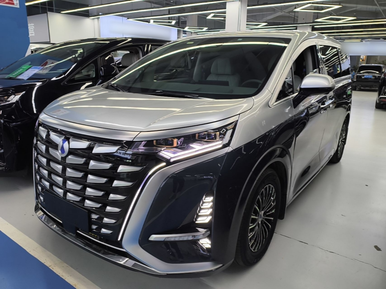 D9 2022 DM-i 970 AWD Noble