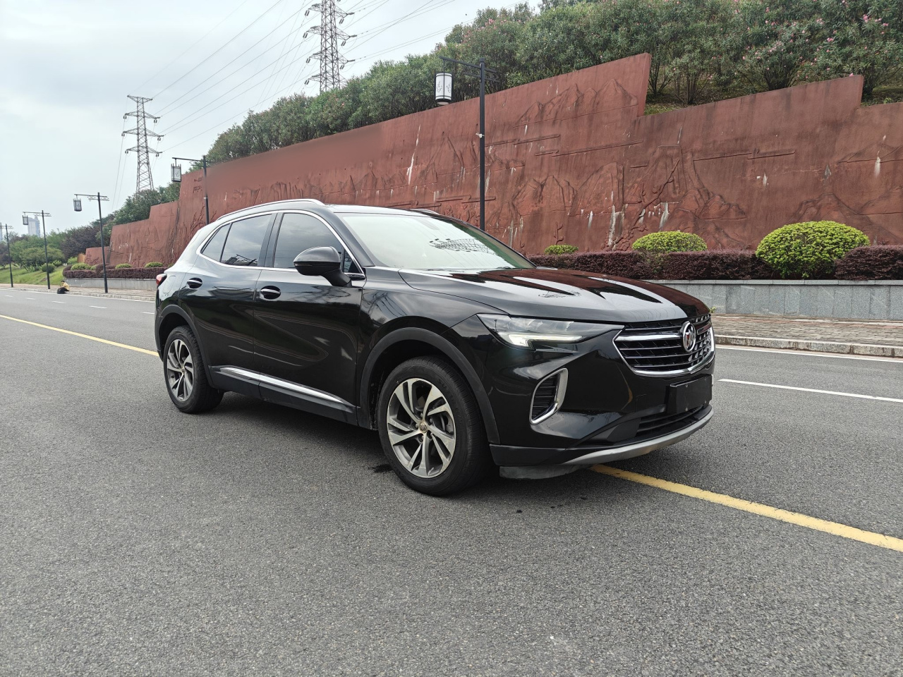 2022 Envision S 552T RWD Elite photo 3