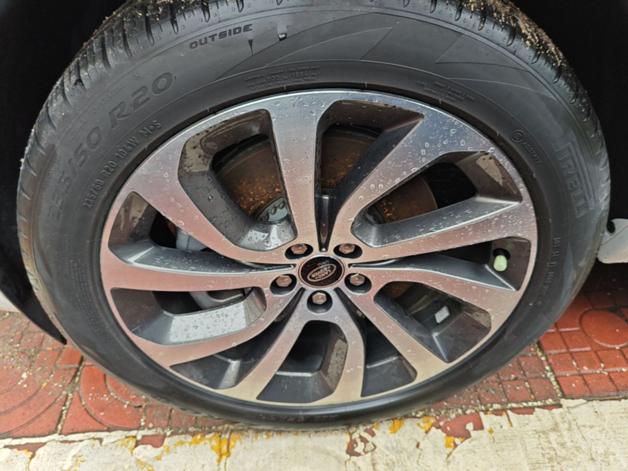 Discovery Sport EV 2022 Facelift P300e photo 2