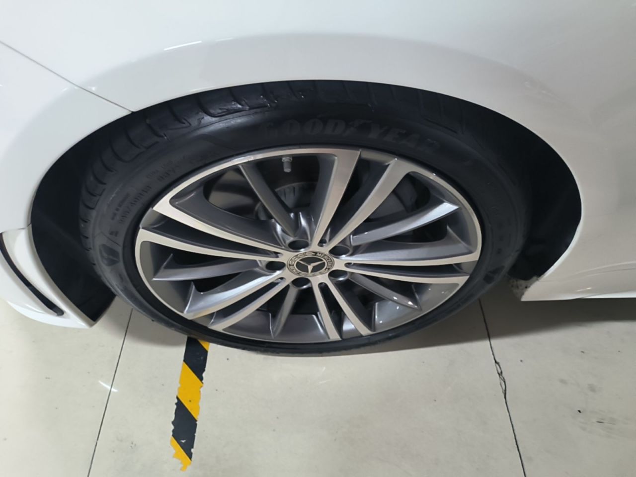 CLS 2021 CLS 300 Dynamic photo 3