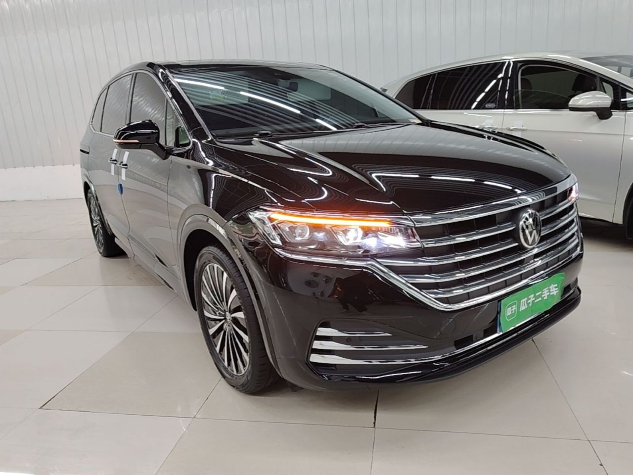 Viloran 2024 380TSI Premium photo 3