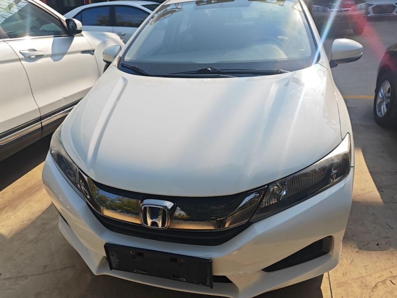 2018 1.5L CVT Comfort photo 2