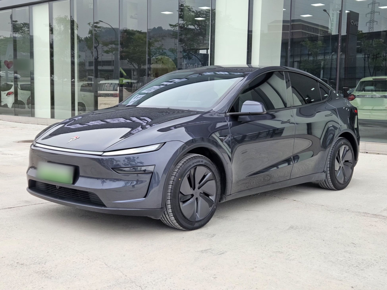 Model Y 2025 RWD