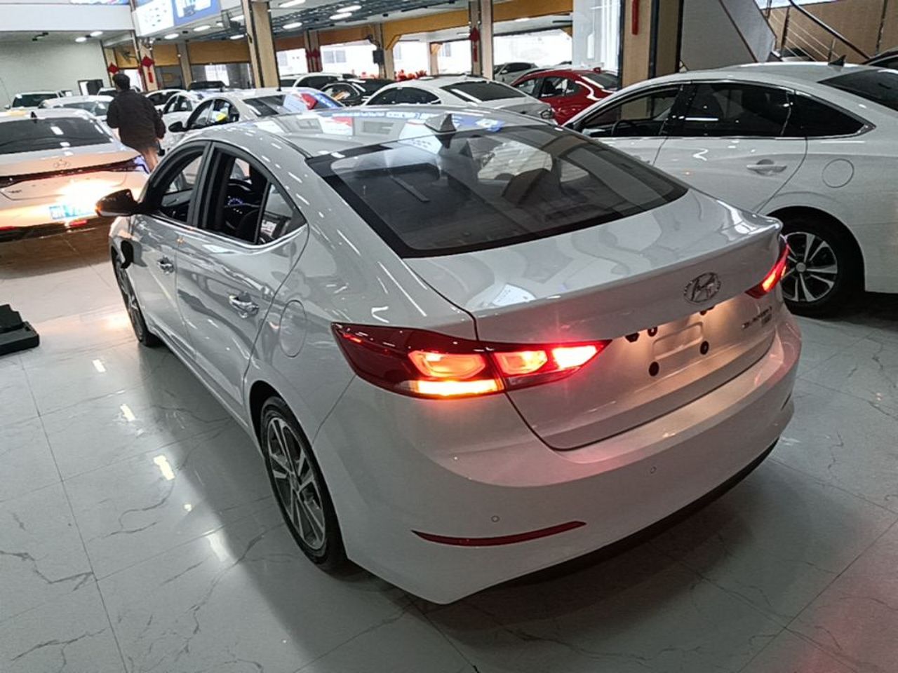 Elantra 2016 1.6L AT Smart Elite photo 4