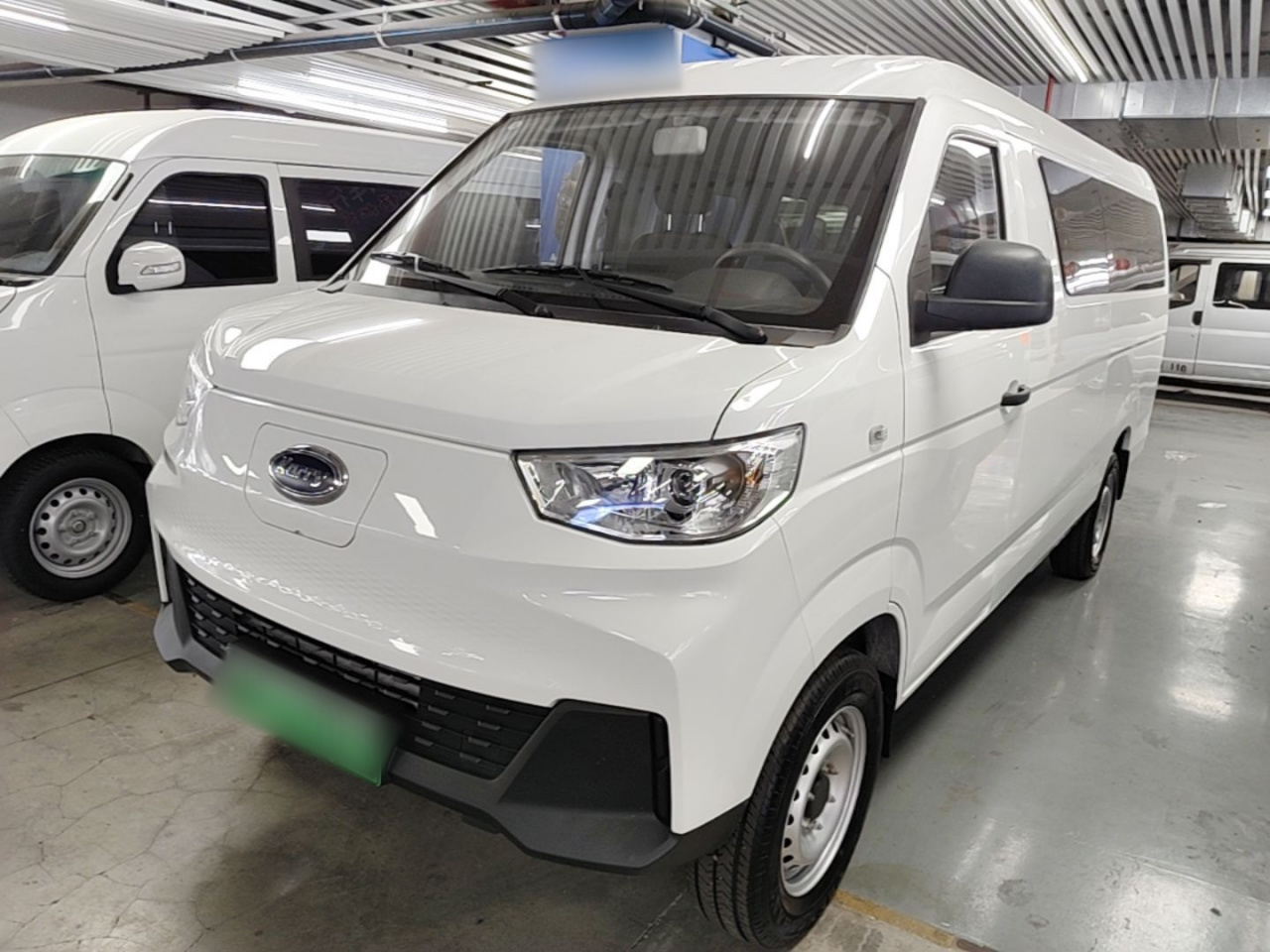 Dolphin E7 2024 41.86kWh 6-Seater