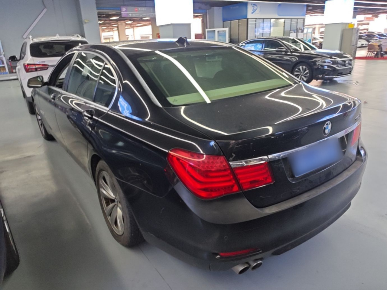 7 Series 2011 730Li photo 4