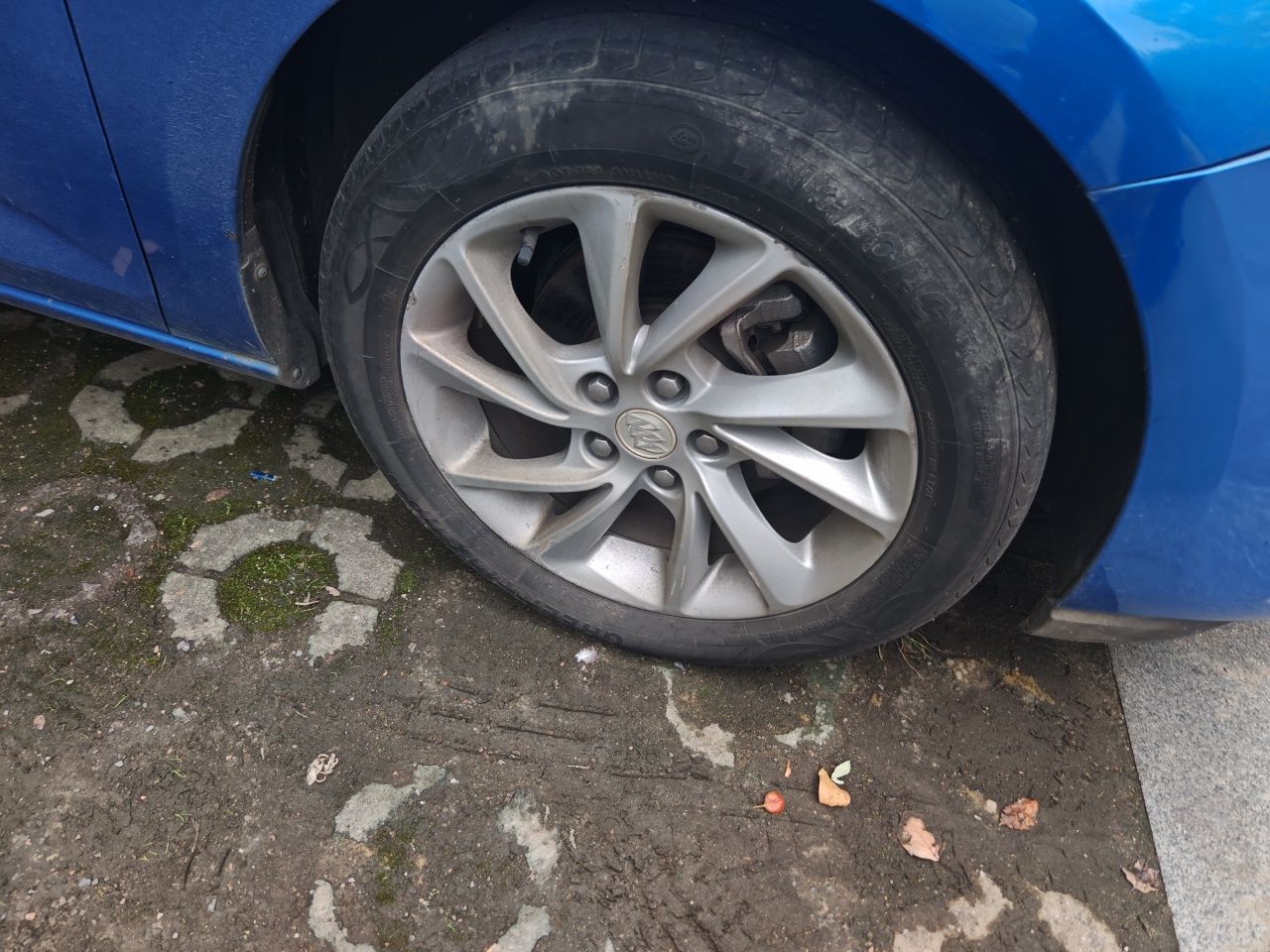 Verano 2016 Hatchback 15S AT Leading photo 5