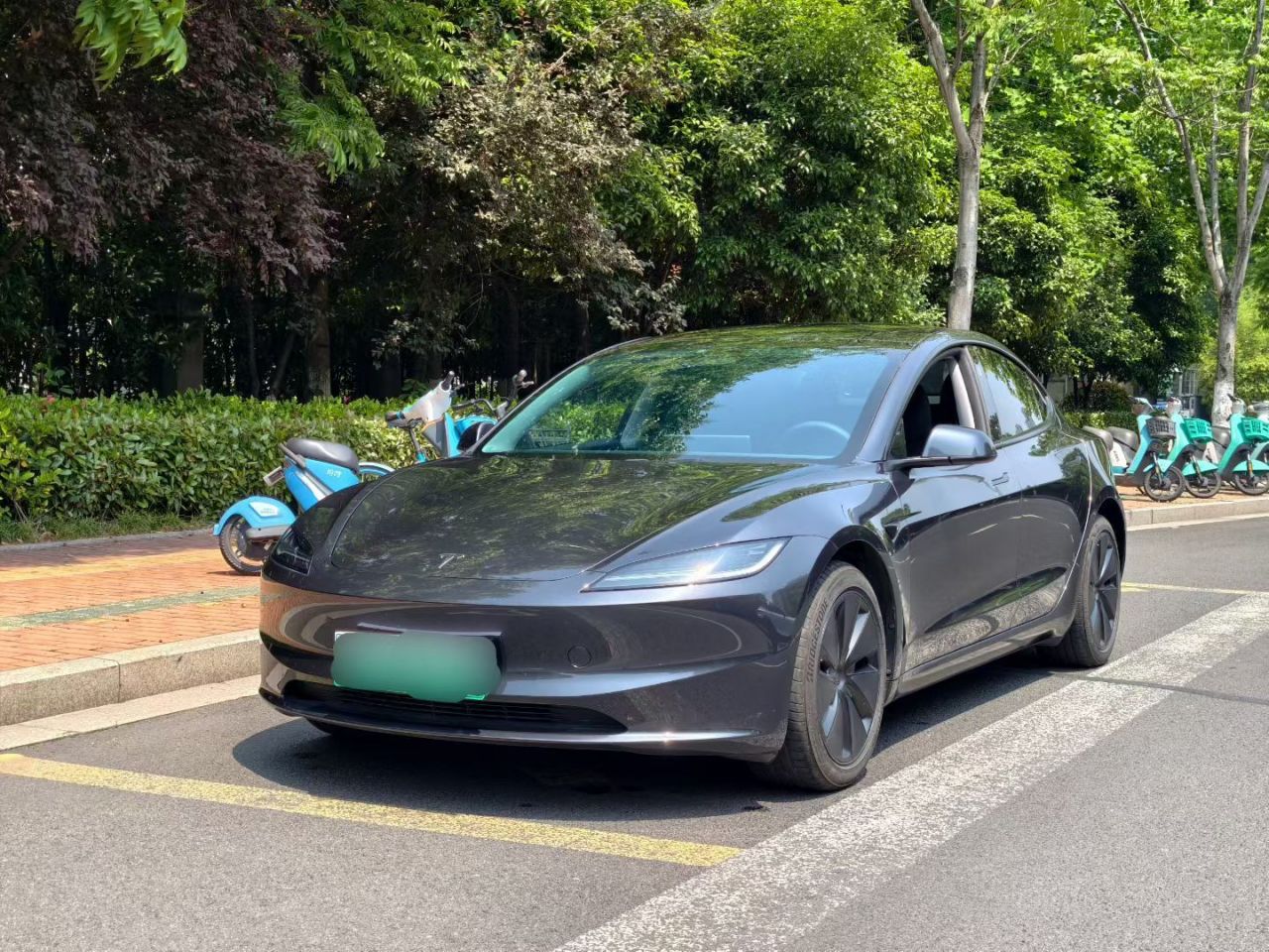 Model 3 2025 RWD photo 3
