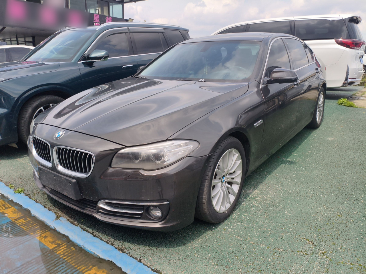 5 Series 2014 525Li Luxury Design Package