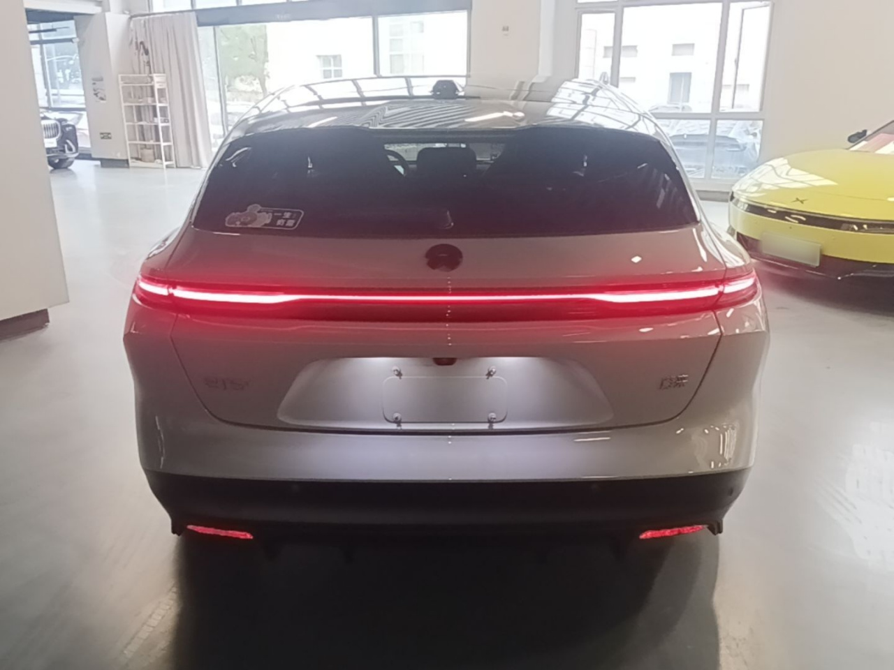ET5T 2024 75kWh Touring photo 5