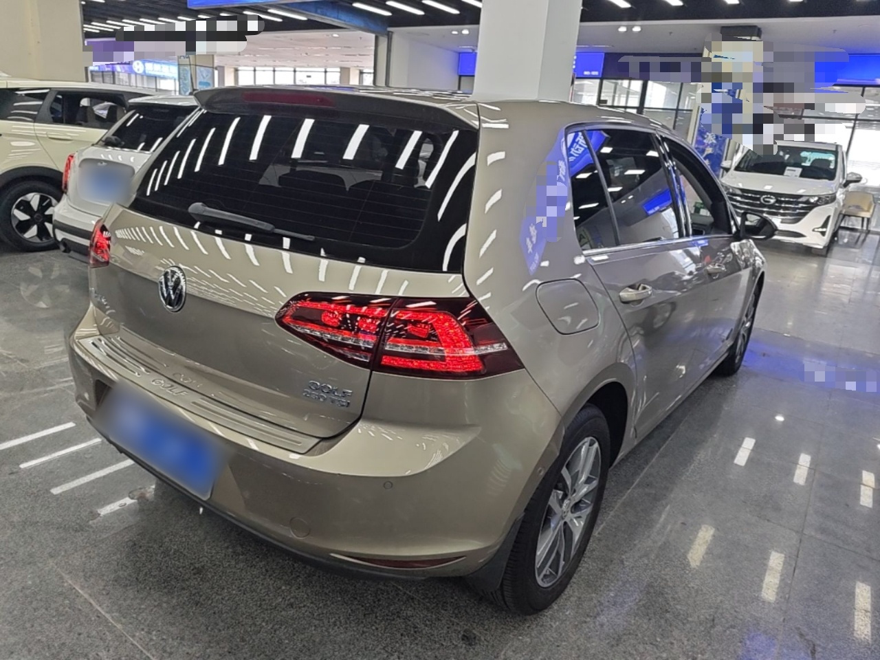 Golf 2017 230TSI AT Luxury Anniversary Edition photo 4