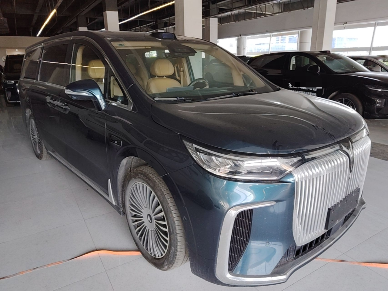 Voyah Dreamer 2025 PHEV AWD Premium Qiankun photo 3