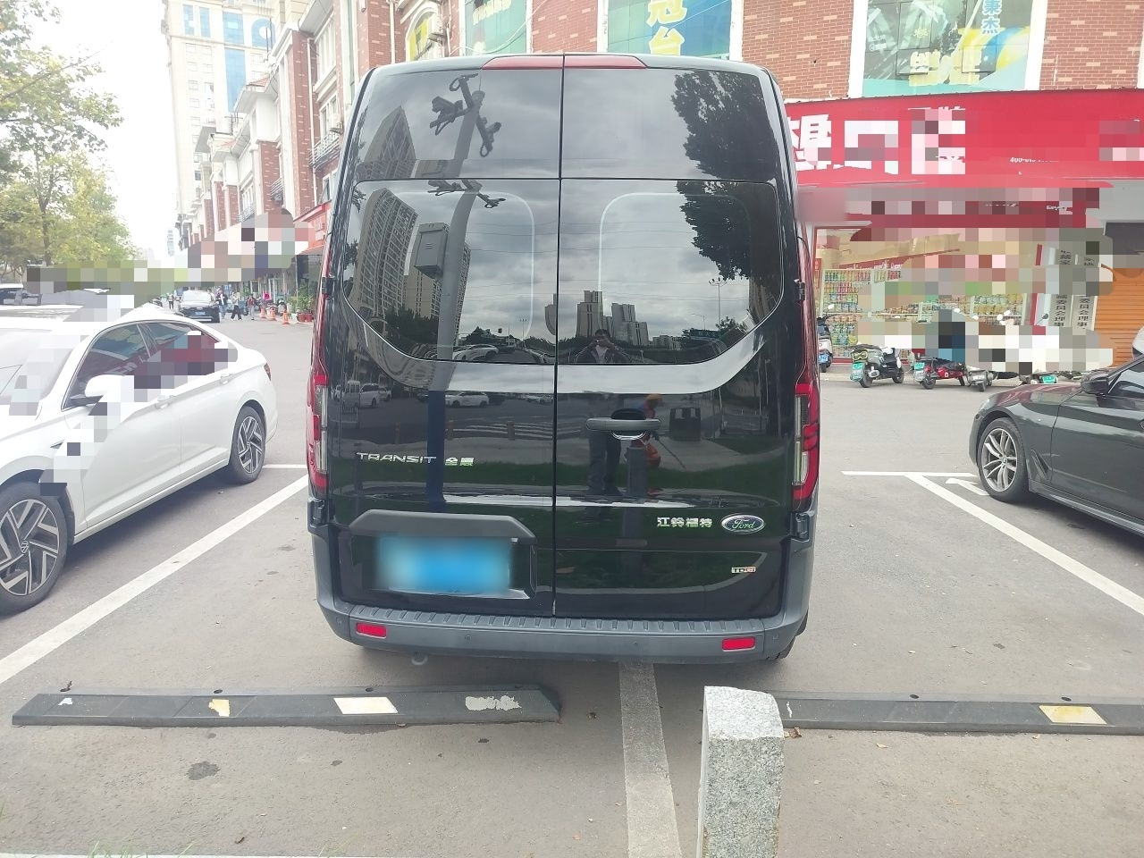 Transit 2023 2.0T Diesel AT Medium Wheelbase 5/6-Seater photo 5