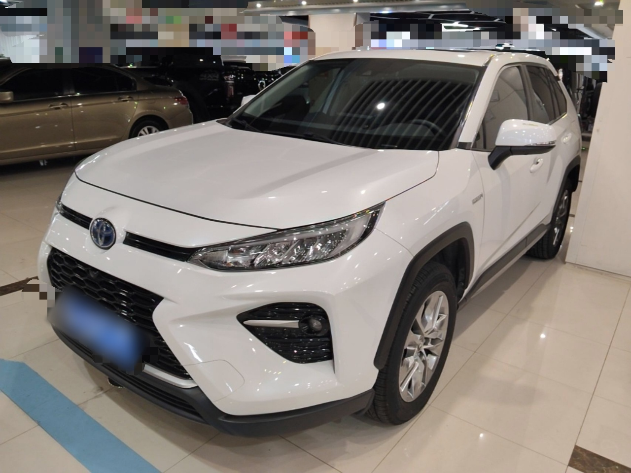 Toyota 丰田 2022款 双擎 2.5L E-CVT两驱豪华PLUS版