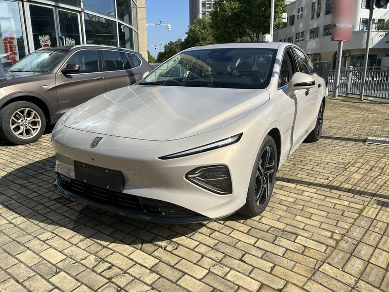 D7 2025 EV 610km RWD