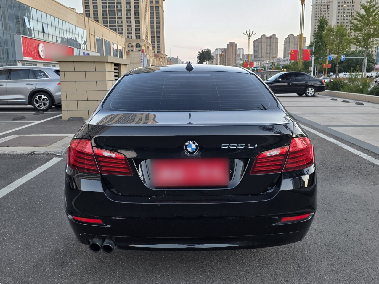 5 Series 2017 525Li Leading photo 4
