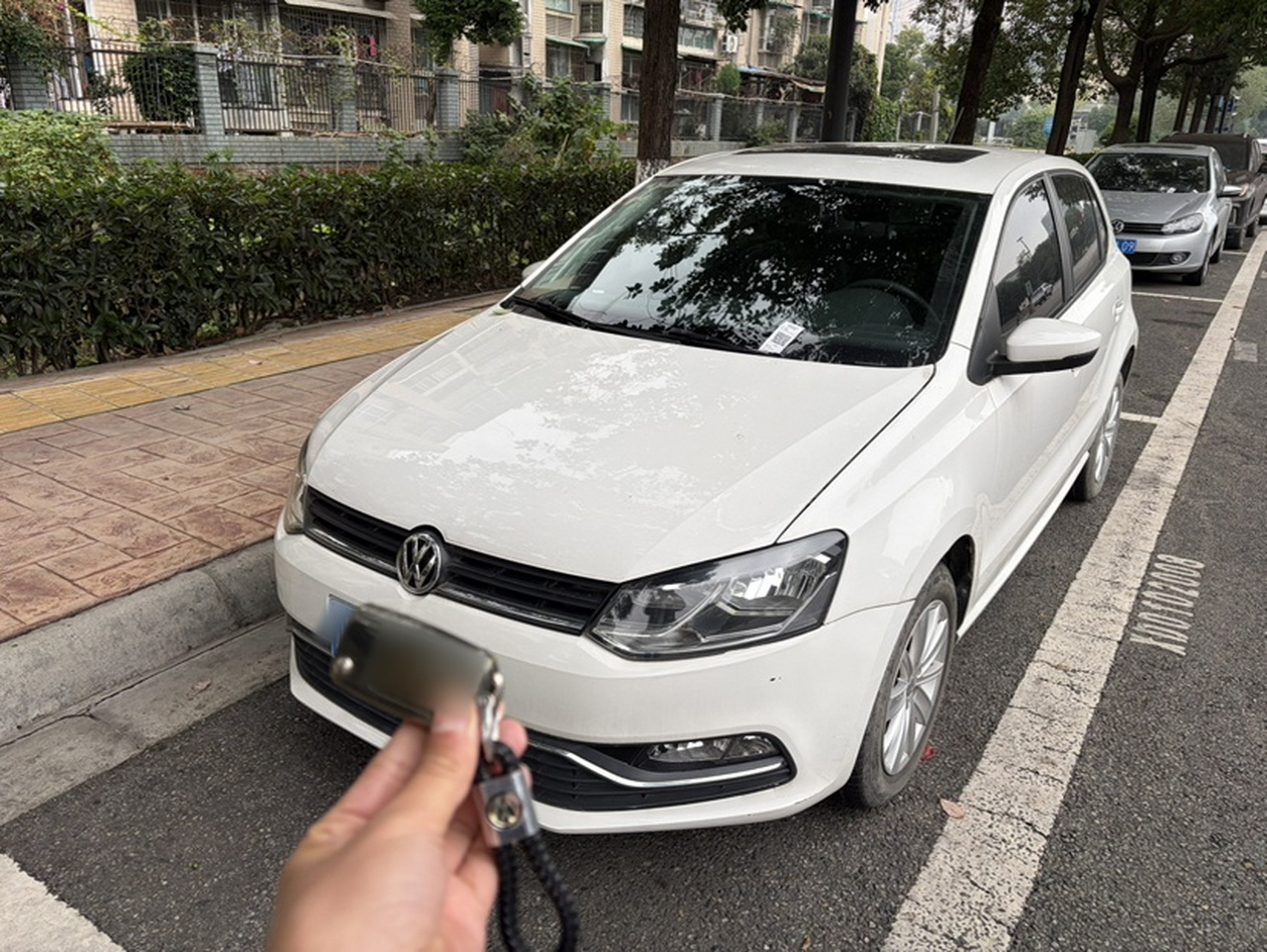 Polo 2014 1.6L AT Luxury photo 5