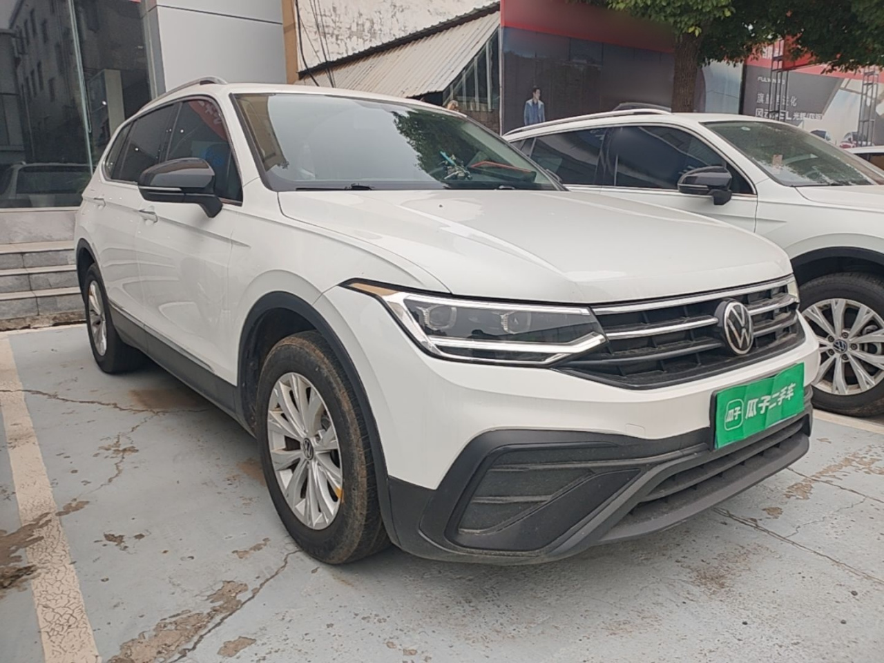 Tiguan L 2024 300TSI AT RWD photo 3