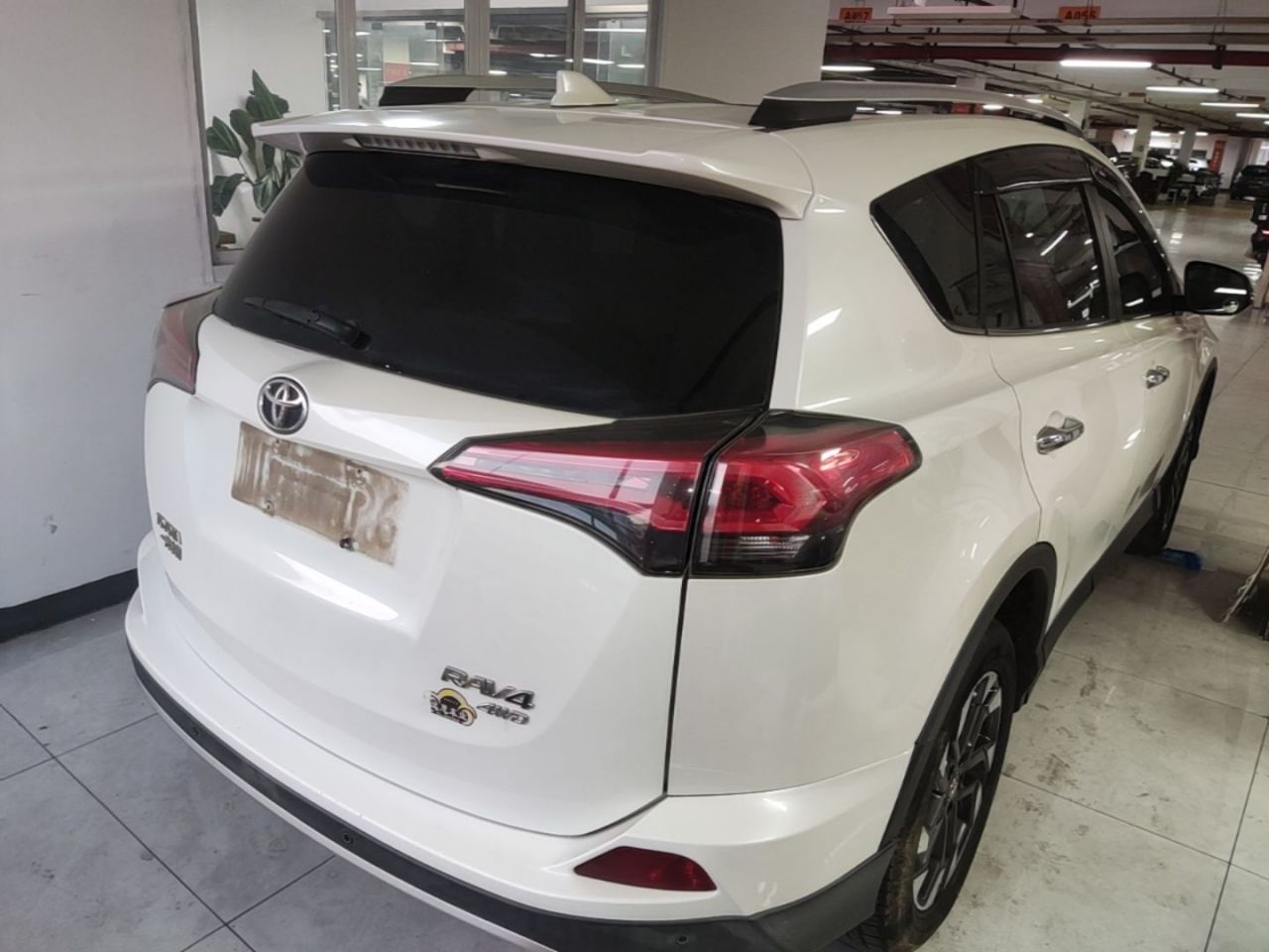 RAV4 2018 2.5L AT AWD Elite i photo 4