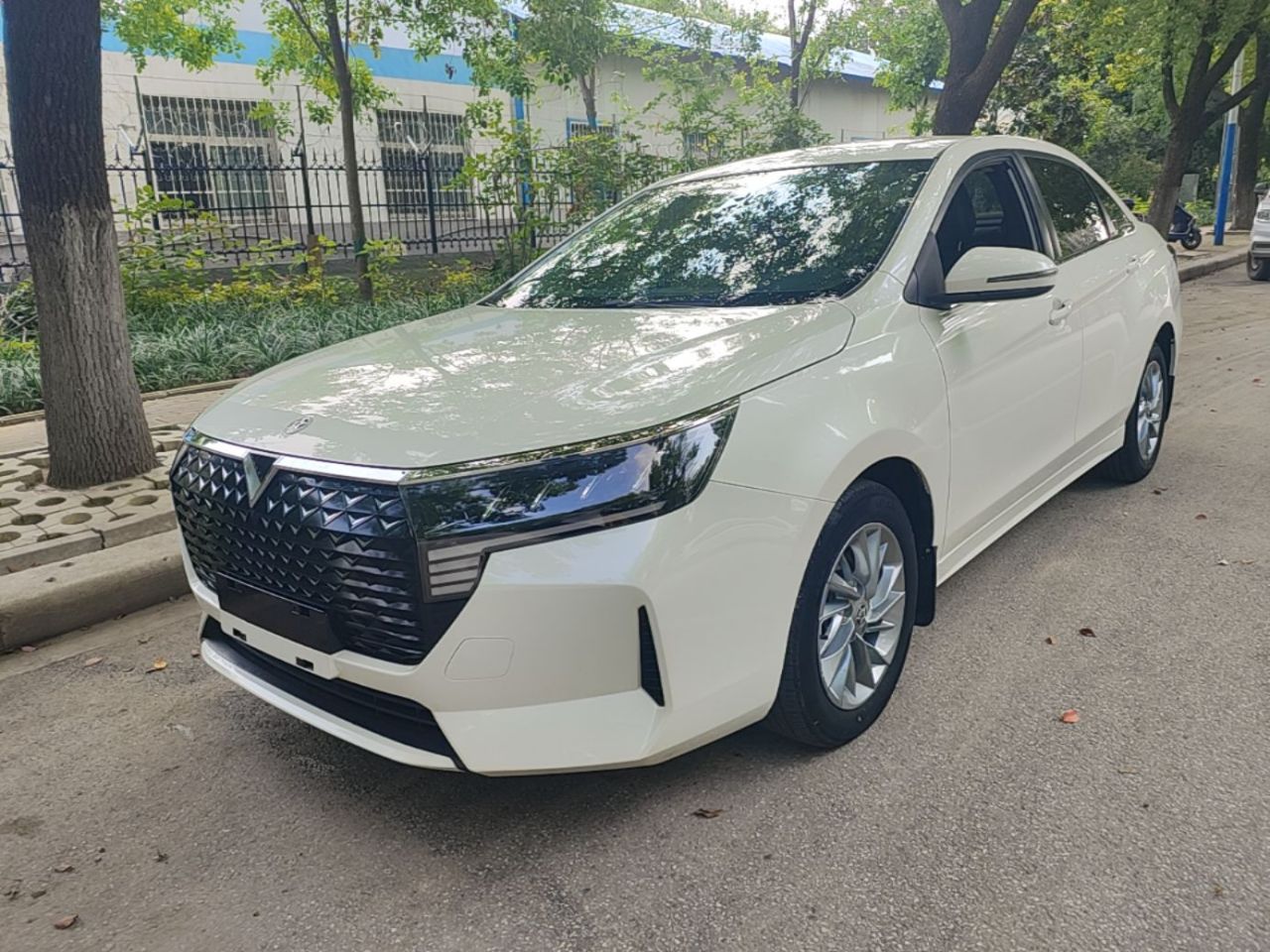 D60 2023 PLUS 1.6L XE CVT