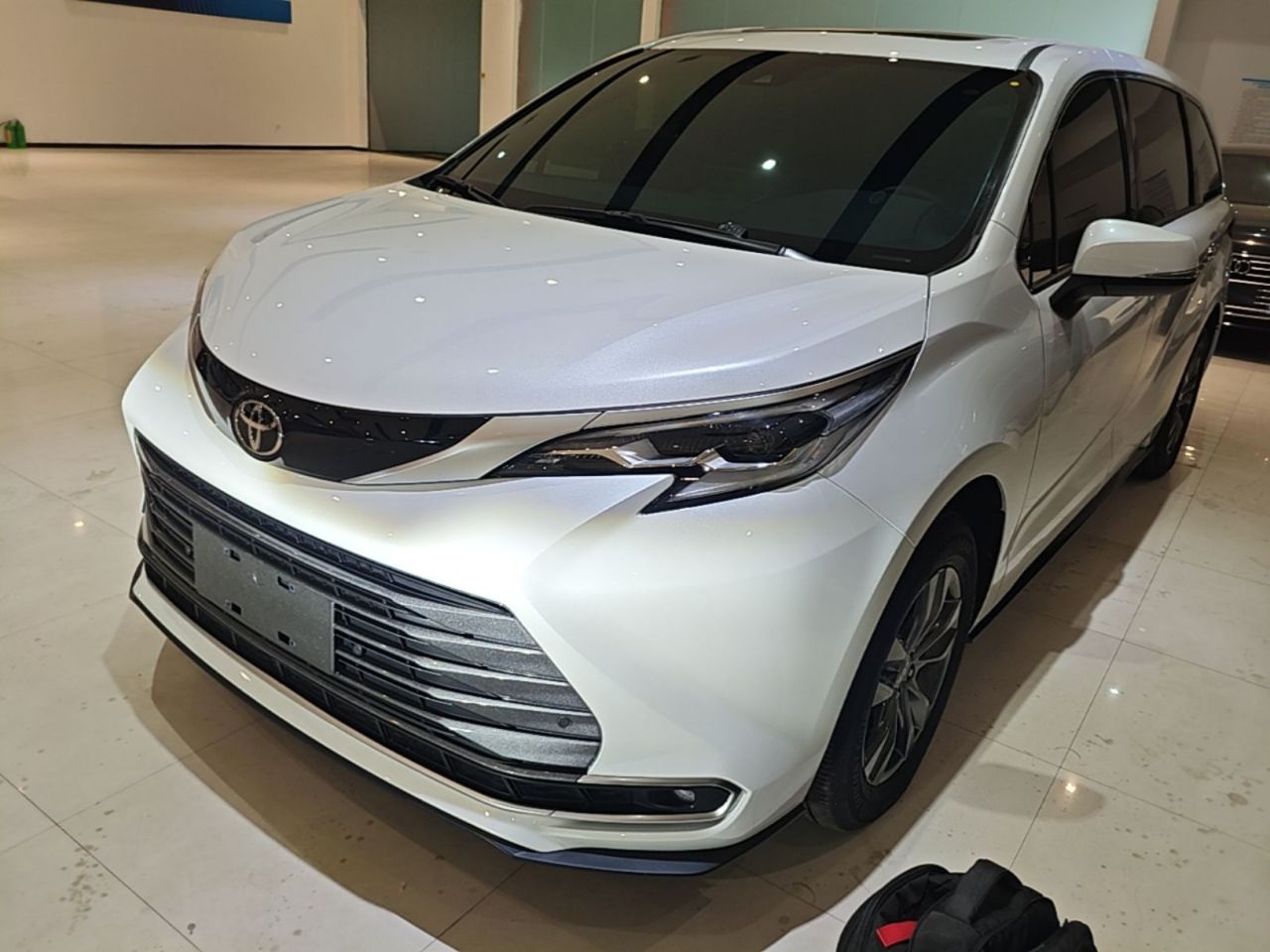 Sienna 2026 2.5L Hybrid AWD Luxury